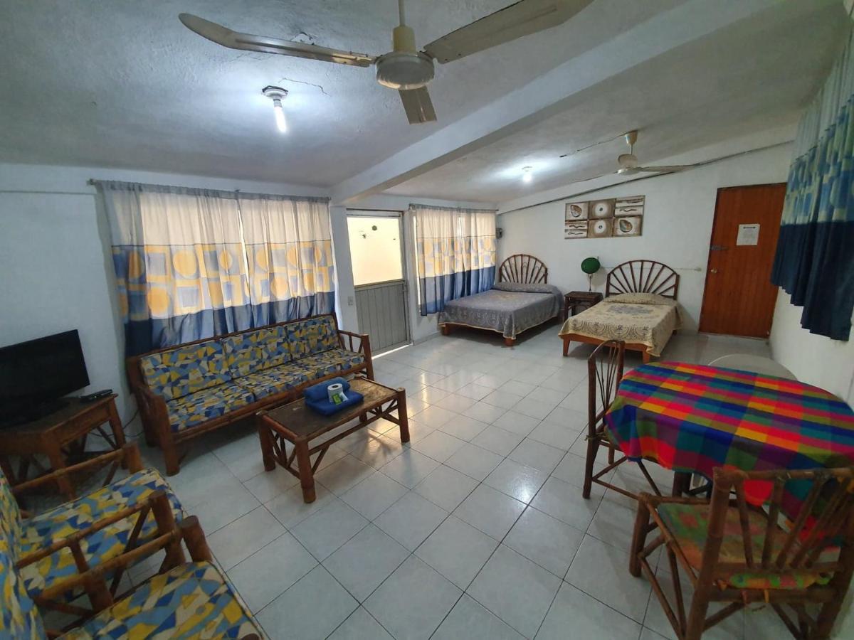 Hotel Amueblados Gaby Zihuatanejo Bagian luar foto