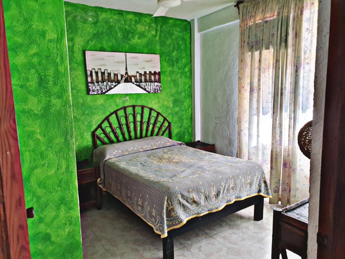 Hotel Amueblados Gaby Zihuatanejo Bagian luar foto